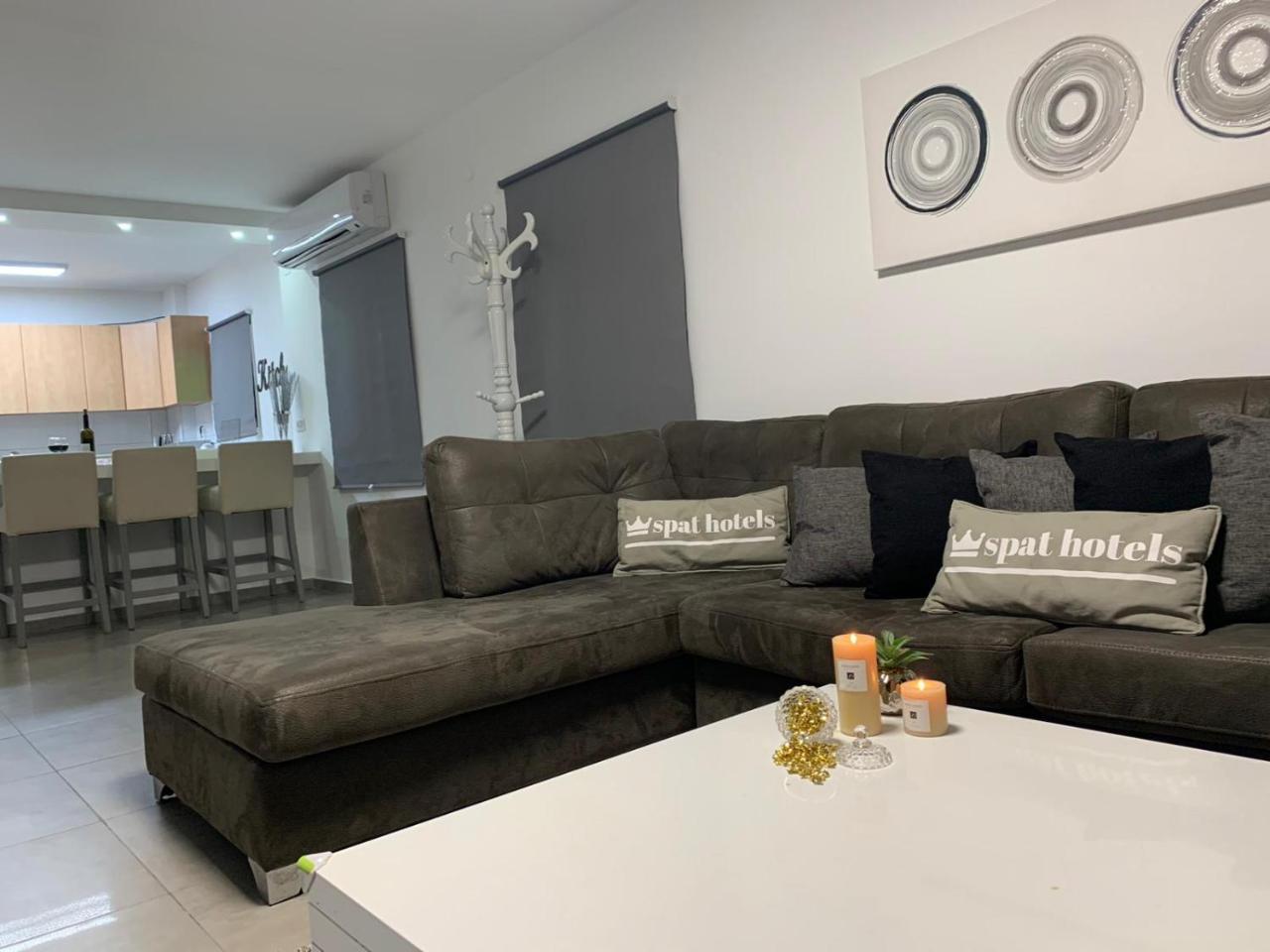 Spat Apartments Bat Yam Esterno foto
