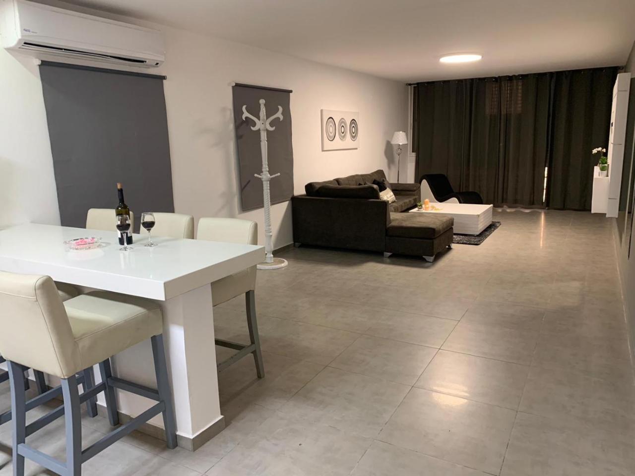 Spat Apartments Bat Yam Esterno foto