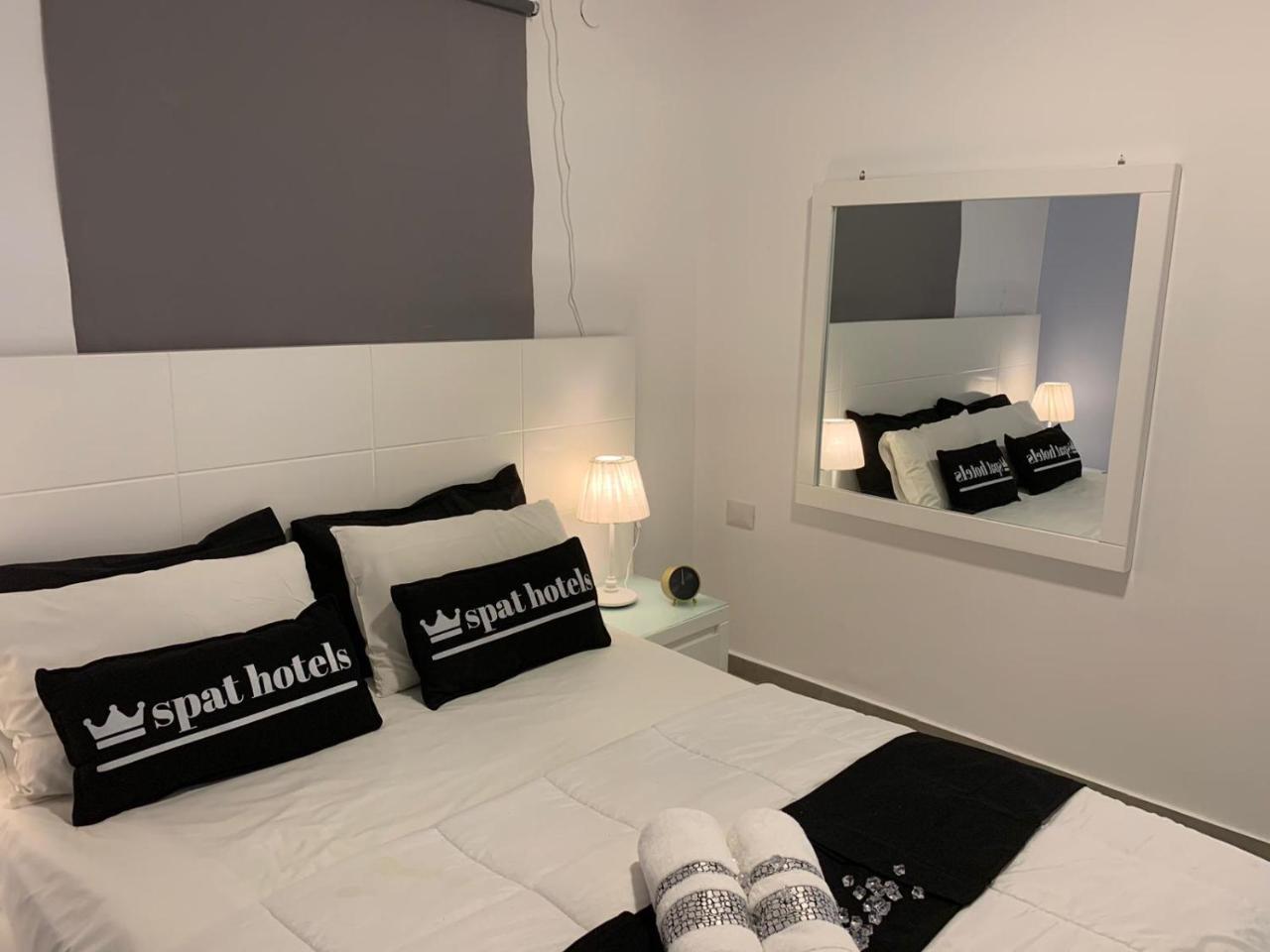 Spat Apartments Bat Yam Esterno foto