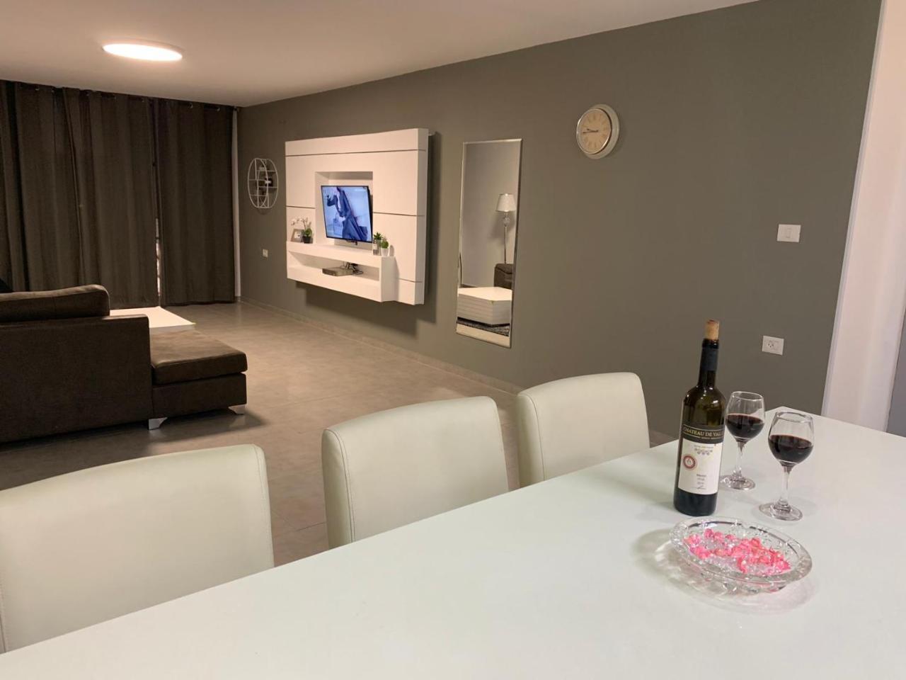Spat Apartments Bat Yam Esterno foto