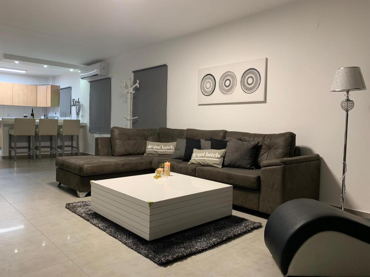 Spat Apartments Bat Yam Esterno foto