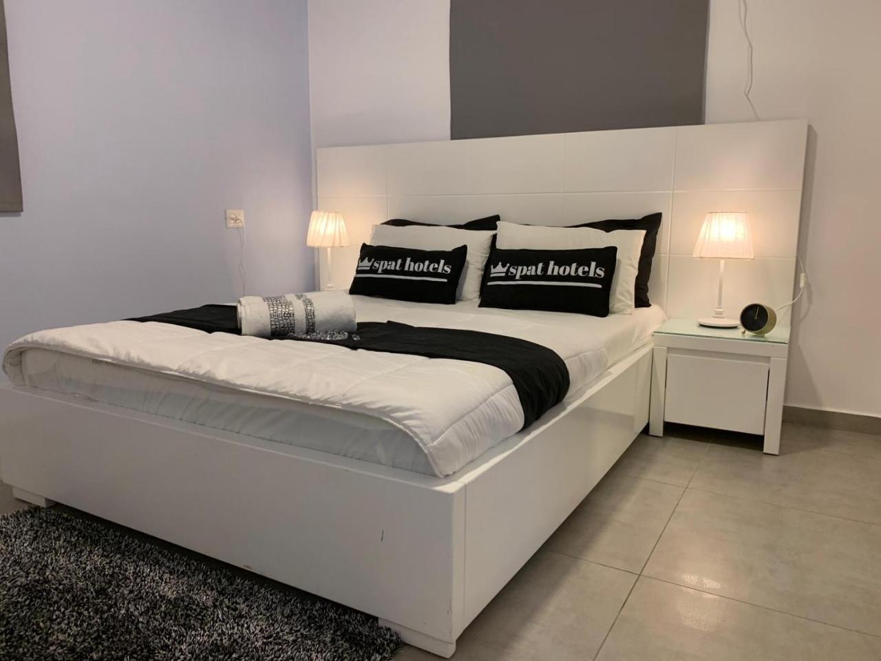 Spat Apartments Bat Yam Esterno foto