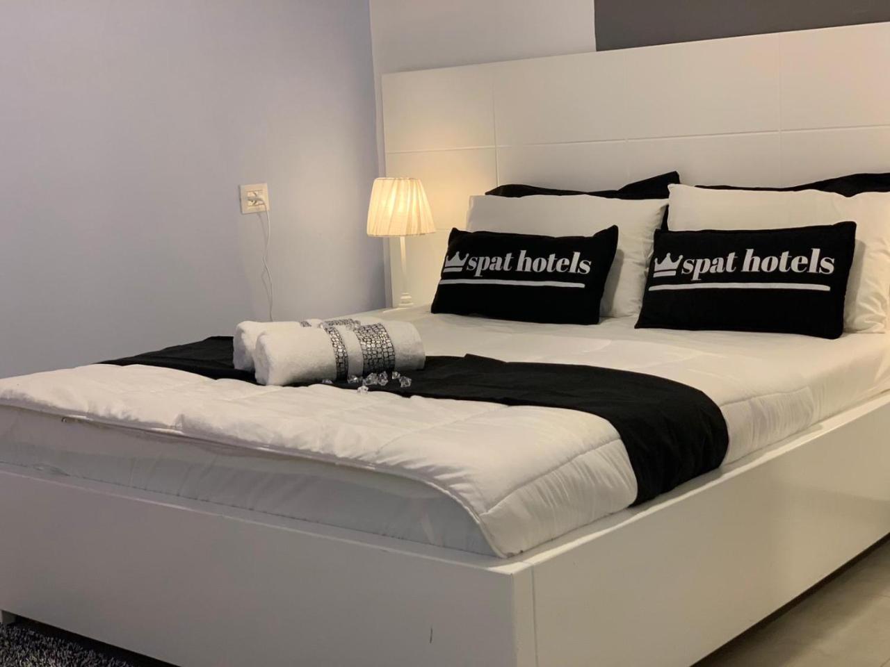 Spat Apartments Bat Yam Esterno foto