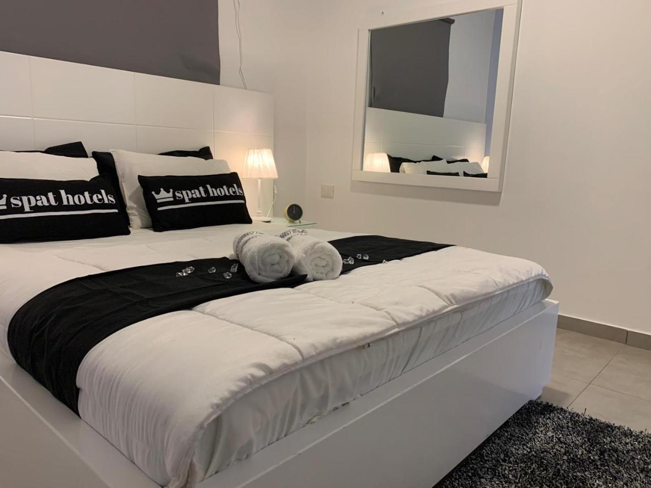 Spat Apartments Bat Yam Esterno foto